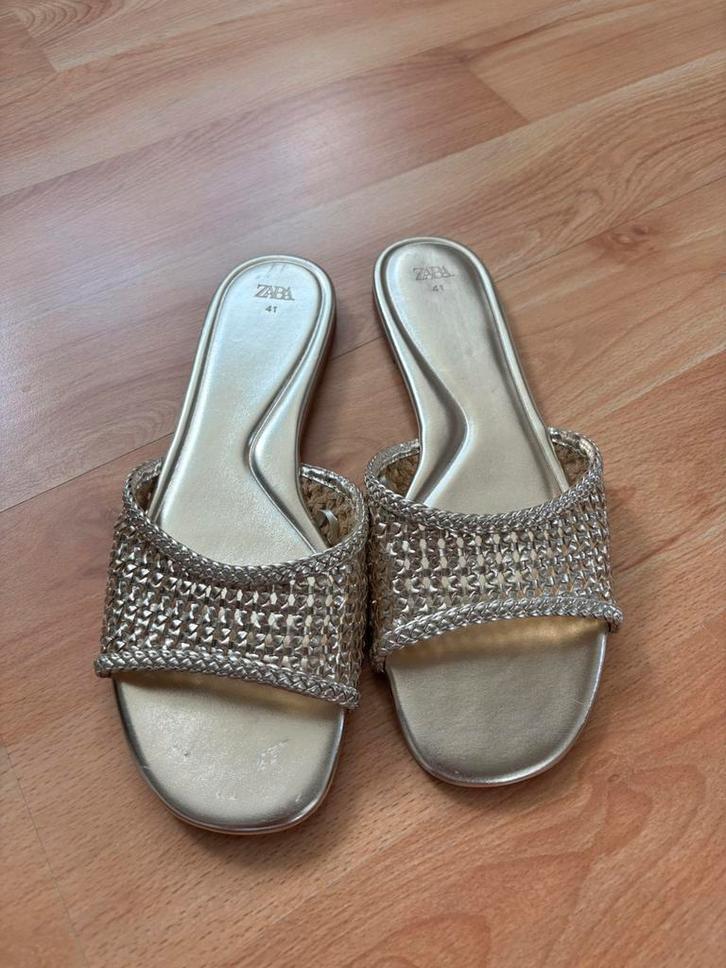 Zara gouden sandalen, Kleding | Dames, Schoenen, Zo goed als nieuw, Sandalen of Muiltjes, Geel, Ophalen of Verzenden