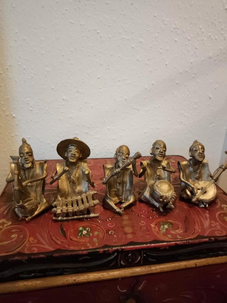 Vijf mooie zware messing beeldjes van muzikanten, Antiek en Kunst, Kunst | Beelden en Houtsnijwerken, Verzenden