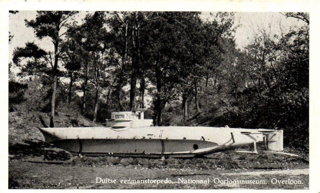 Duitse eenmanstorpedo. Nationaal Oorlogsmuseum, Overloon. -, Ophalen of Verzenden, 1940 tot 1960, Gelopen, Noord-Brabant