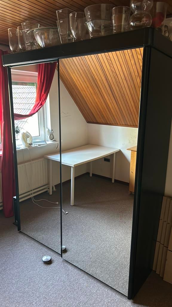 Zwarte MDF spiegelkast schuifdeur, Huis en Inrichting, Kasten | Kledingkasten, Ophalen, Gebruikt, 200 cm of meer, 200 cm of meer