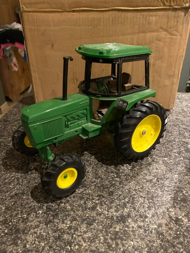 Ertl John Deere 1:16 Tractor, Ophalen of Verzenden, Gebruikt, 1:9 t/m 1:12, Auto