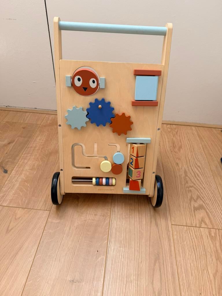 Houten loopkar - kid’s concept, Kinderen en Baby's, Speelgoed | Houten speelgoed, Ophalen of Verzenden, Gebruikt, Duw- of Trekspeelgoed