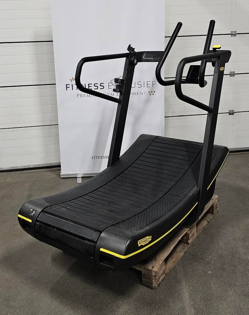 Technogym Skillmill Connect 2022 Curved loopband– nieuwstaat, Sport en Fitness, Fitnessmaterialen, Ophalen, Zo goed als nieuw
