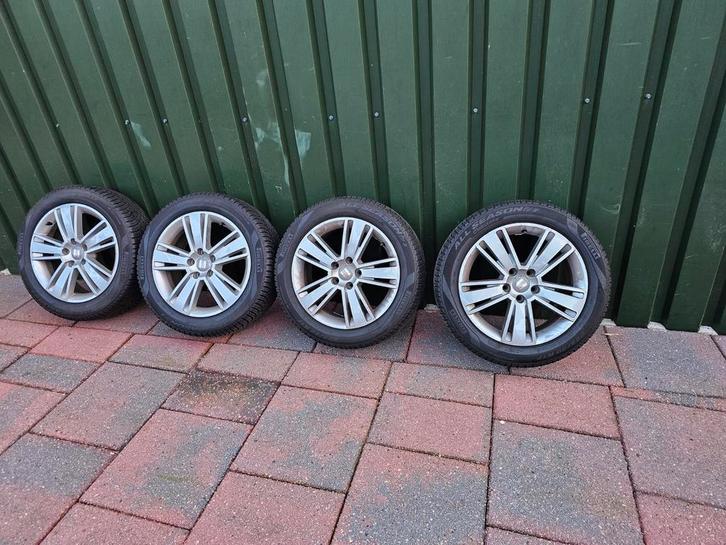 Seat Vw velgen 17 inch met Pirelli all season banden, Auto-onderdelen, Banden en Velgen, Banden en Velgen, All Season, 17 inch