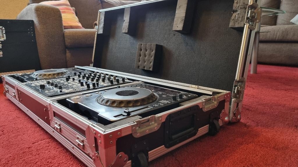 DJ set Pioneer CDJ-1000 MK2 en Behringer DDM4000, Muziek en Instrumenten, Dj-sets en Draaitafels, Ophalen of Verzenden, Zo goed als nieuw