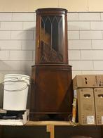 Antieke hoekvitrine kast, Ophalen