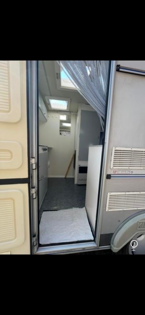 Kip Kompakt EK37 KK - Langslaper met complete uitrusting, Caravans en Kamperen, Kip, Particulier, Lengtebed, Fietsenrek