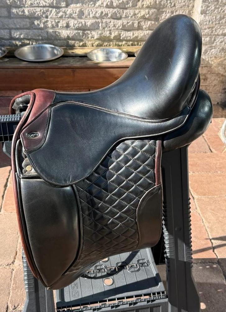 Handgemaakt zadel te koop, Dieren en Toebehoren, Paarden en Pony's | Zadels, Dressuur, Ophalen of Verzenden