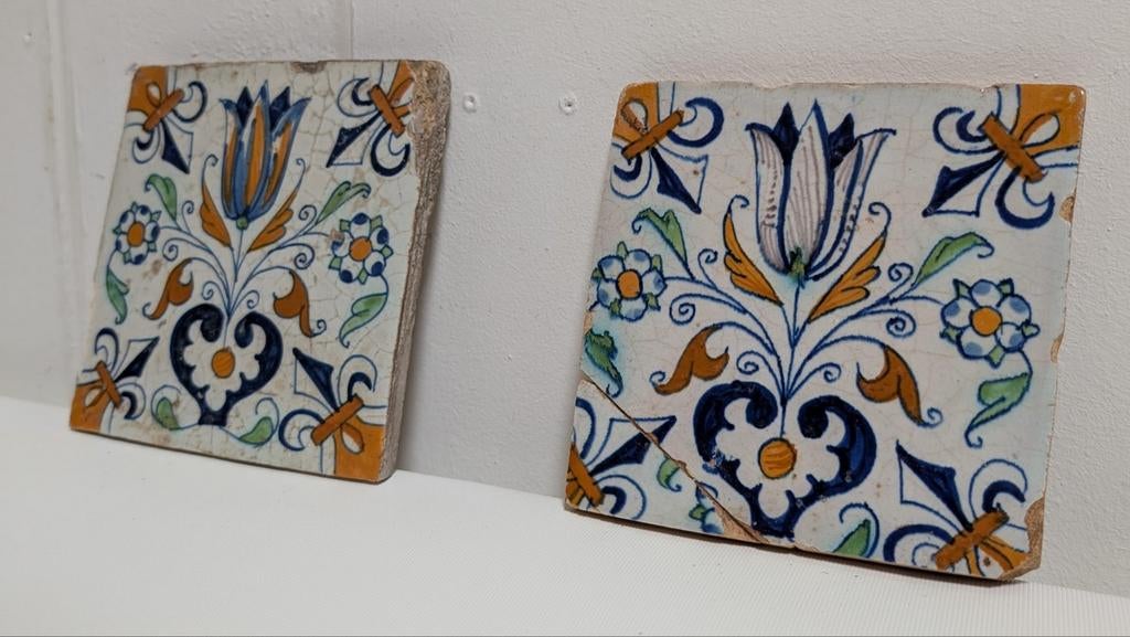 Antieke delftsblauwe tegels tulpenhart 17e eeuw antique delf, Ophalen