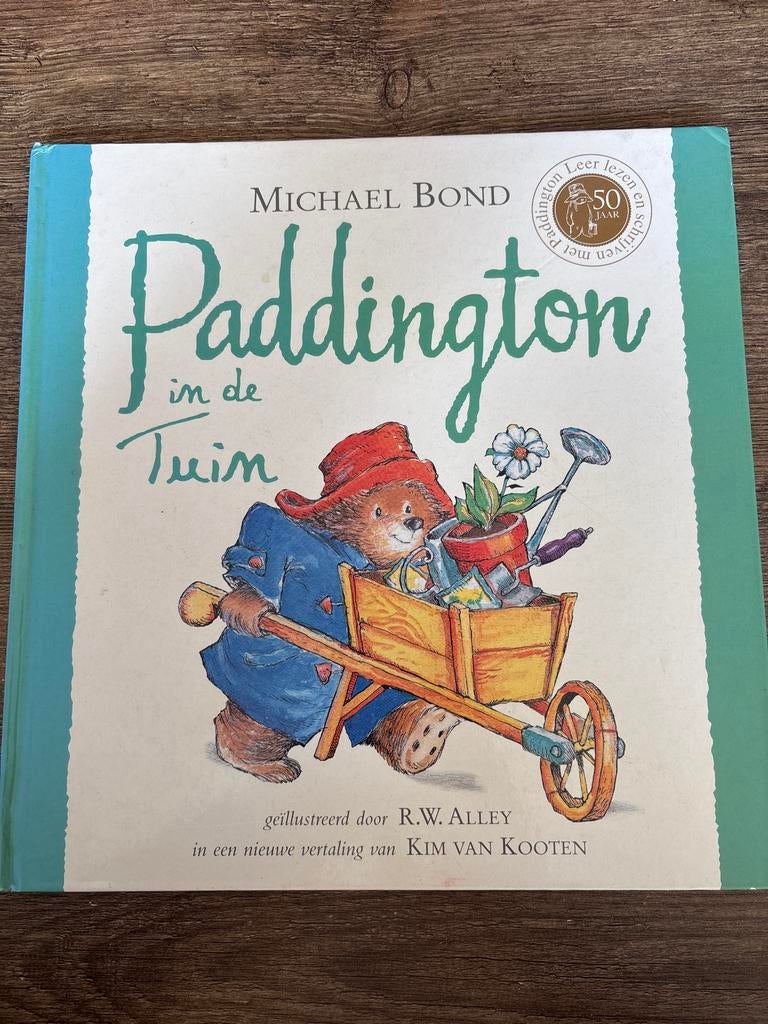 Paddington in de Tuin - Michael Bond (Kinderboek), Boeken, Prentenboeken en Plaatjesalbums, Ophalen of Verzenden, Zo goed als nieuw
