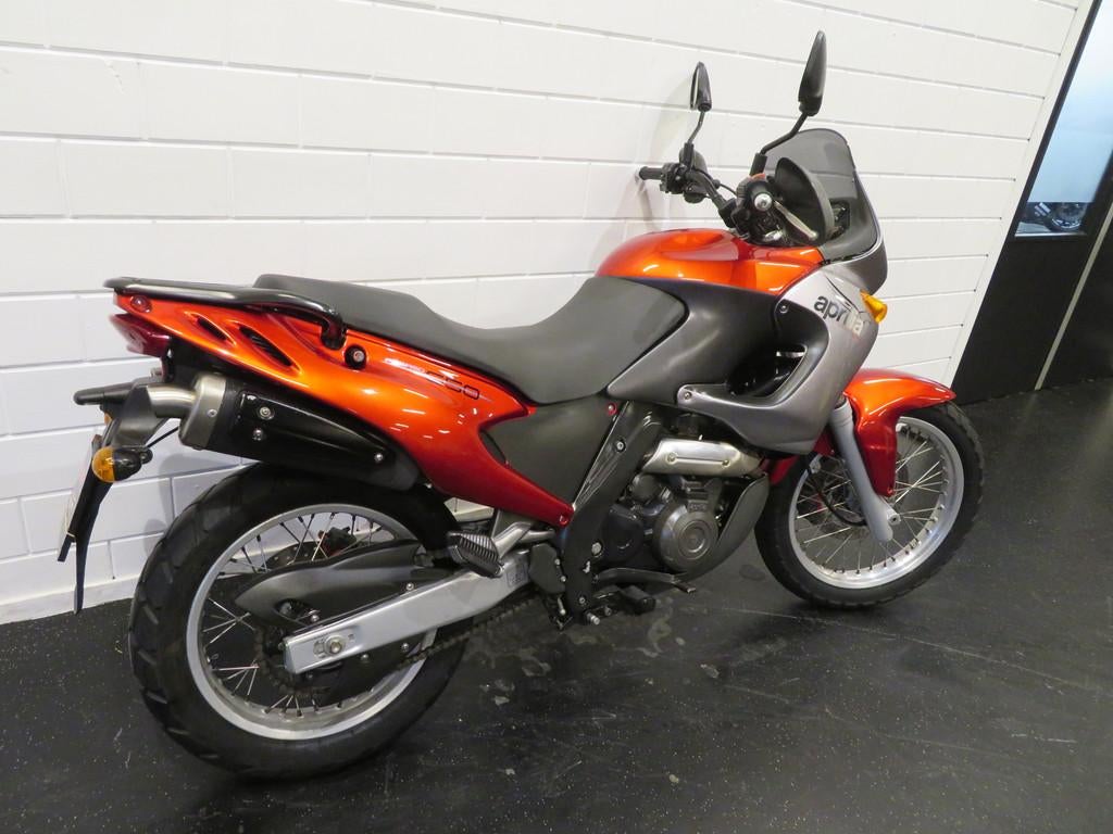 Aprilia PEGASO 650 I.E ZEER FRAAI! TOP CASE (bj 2001), Motoren, Motoren | Aprilia, Bedrijf, Enduro