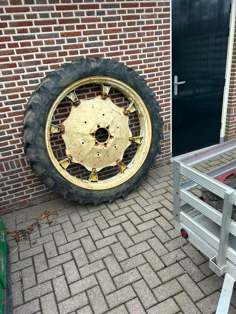 2x Velg Cormick Internationaal 453/423 met banden, Ophalen