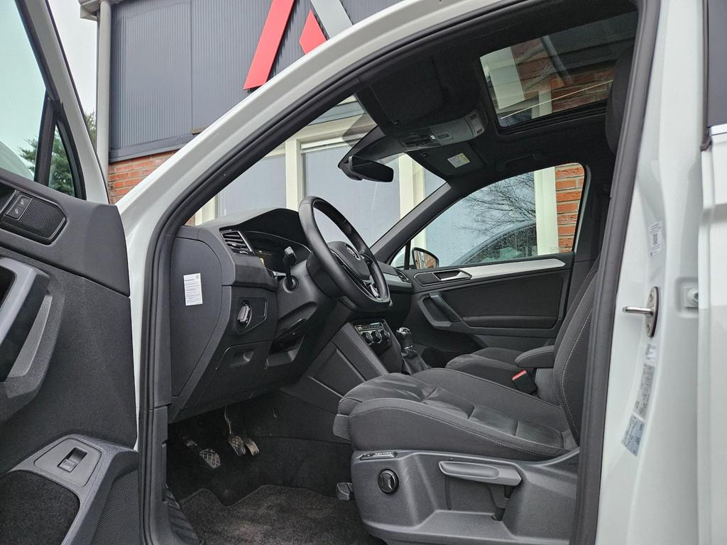 Volkswagen Tiguan 1.4 TSI Comfortline Business R-Design! Pan, Auto's, Voorwielaandrijving, 125 pk, Gebruikt, Euro 6