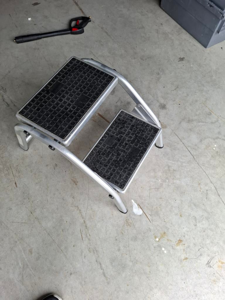 Aluminium 2 trees caravan trapje, Ophalen of Verzenden, Zo goed als nieuw