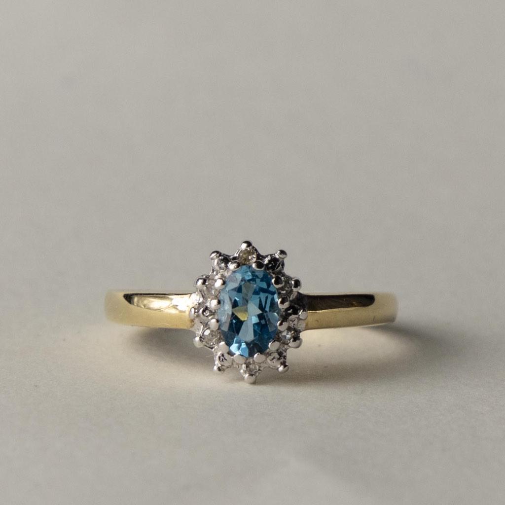 vintage 9 karaat gouden Diana ring blauwe topaas en diamant, Zo goed als nieuw, 17 tot 18, Nvt, Dame