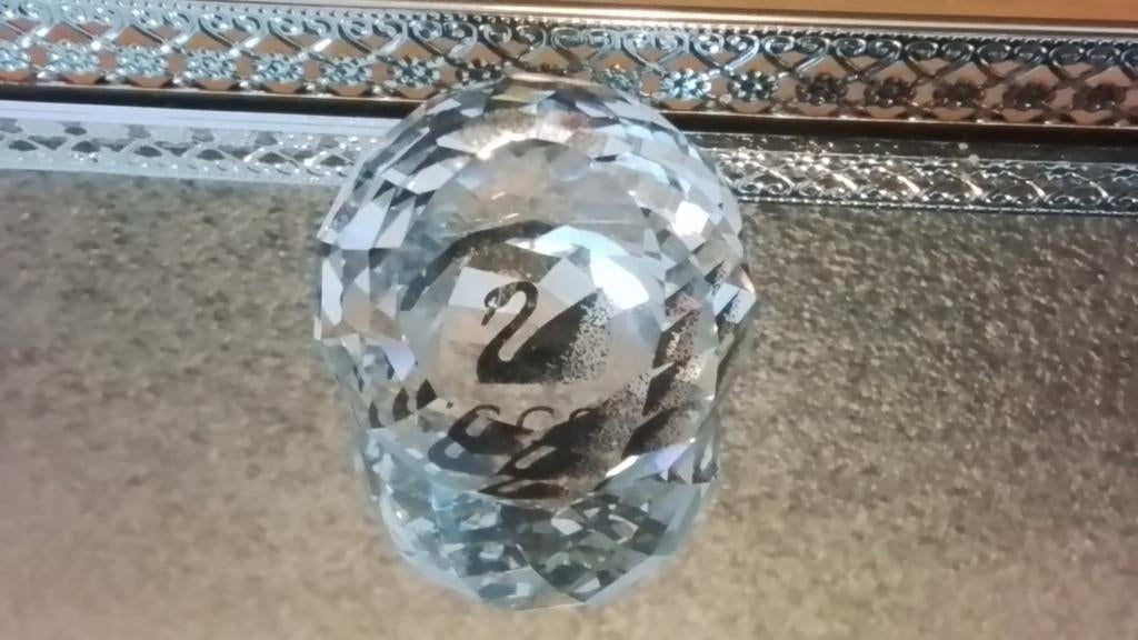 Swarovski presse papier  , schelpen  , diamant  , zeester, Ophalen of Verzenden, Zo goed als nieuw, Figuurtje