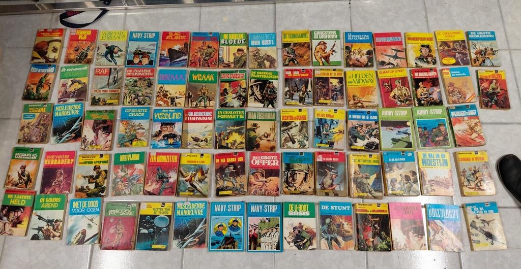 Grote collectie Superstrip en Army-Strip boeken, Ophalen of Verzenden, Gelezen