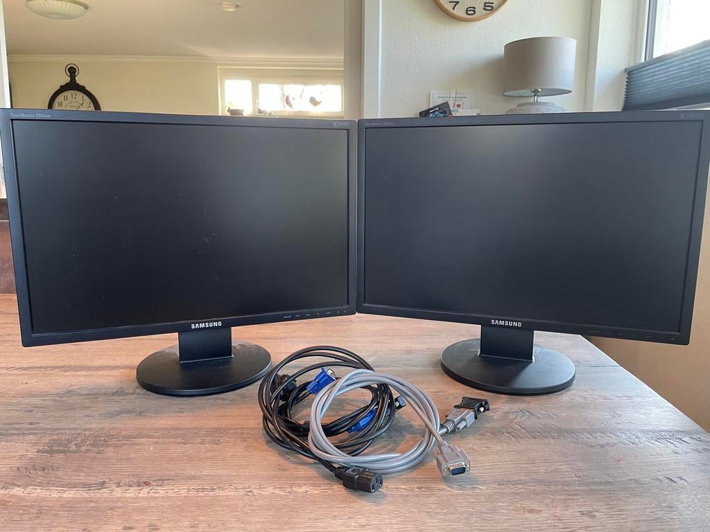 2x Samsung SyncMaster 2243nw 22 inch monitoren met VGA>DVI, Ophalen, Gebruikt, Kantelbaar, Full HD