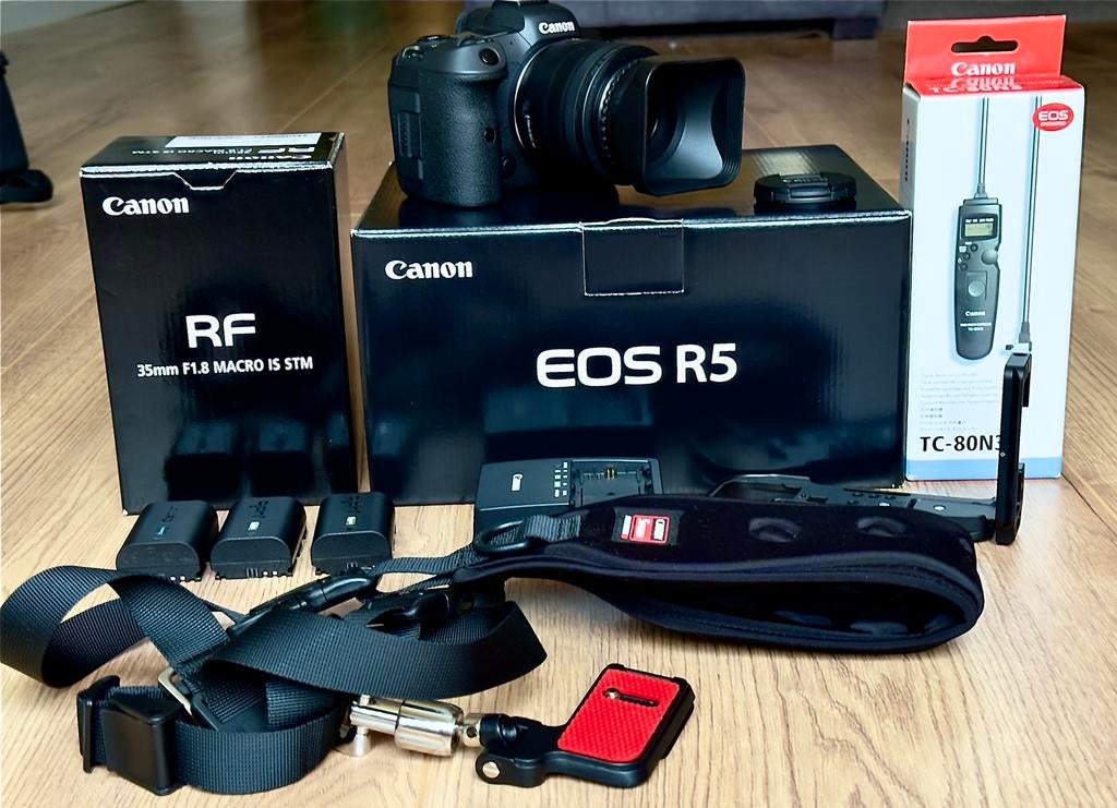 Canon r5 3000 clicks + RF 35mm f/1.8 Macro IS met garantie, Canon, Ophalen of Verzenden, Zo goed als nieuw, 45 Megapixel