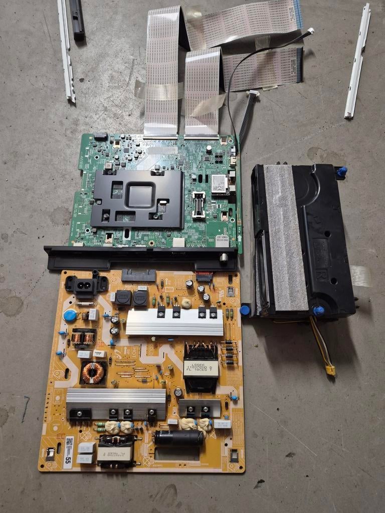 TV onderdelen: Mainboard, Voeding, T-Con, Voet & Kabels, Ophalen of Verzenden, Gebruikt