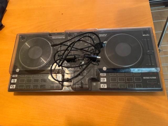 Numark Mixtrack Platinum FX + Cover, Muziek en Instrumenten, Dj-sets en Draaitafels, Gebruikt, Dj-set, Numark, Ophalen