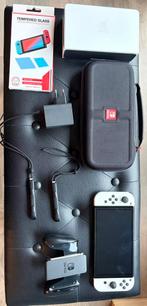 Nintendo Switch OLED met screenprotector & Nintendo hoes, Spelcomputers en Games, Spelcomputers | Nintendo Switch, Ophalen, Gebruikt