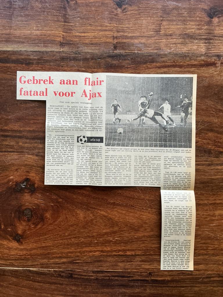 Voetbal krantenartikel Honved Ajax november 1978 Krol, Ophalen of Verzenden, Knipsel(s)