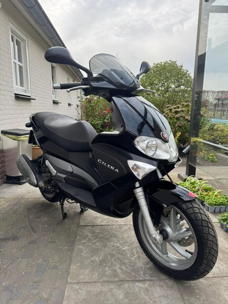 ⭐️Gilera runner 125cc met motor kenteken⭐️, Fietsen en Brommers, Scooters | Overige merken, Zo goed als nieuw, Benzine, Ophalen of Verzenden
