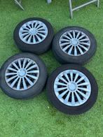 Toyota yaris 2006 stalen velgen met wielkap, Ophalen, Gebruikt