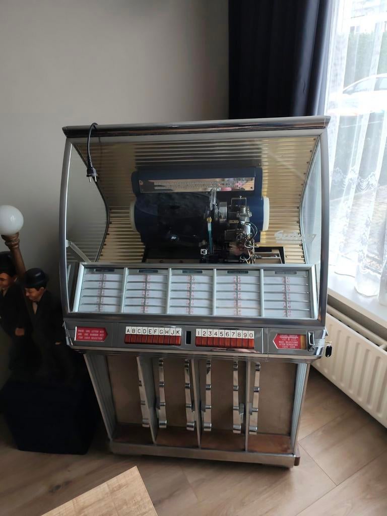 Aangeboden seeburg, Met singles, 1950 tot 1960, Ophalen of Verzenden, Zo goed als nieuw