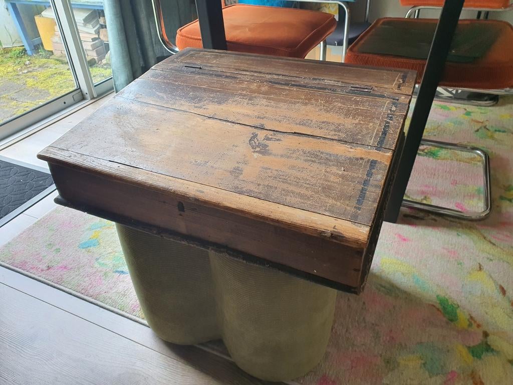 Oude antieken houten lessenaar, Ophalen