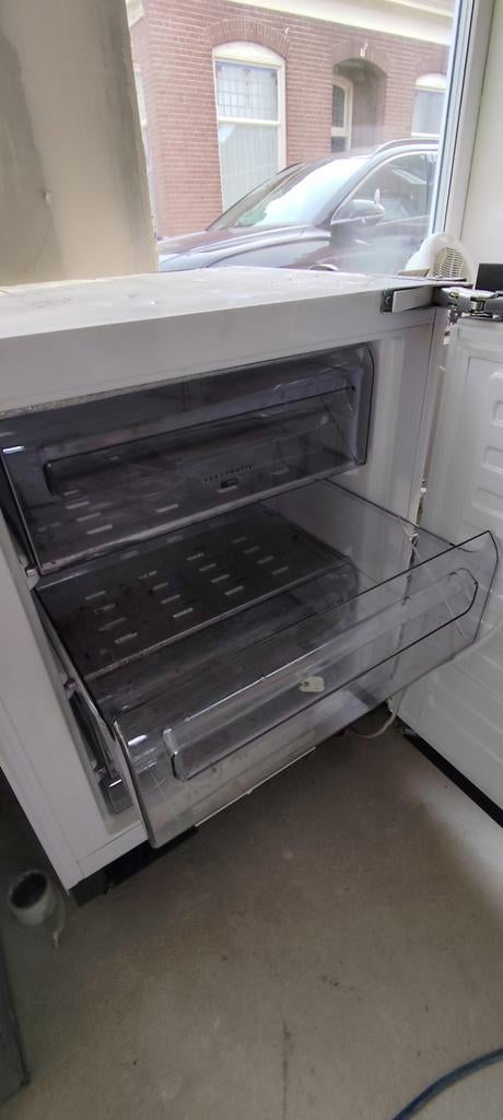 AEG Inbouw Vrieskast - Compact en Ruimtebesparend, Vrieskast, Gebruikt, Minder dan 85 cm, Minder dan 60 cm