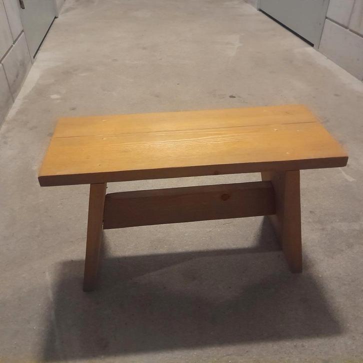 Houten krukje, Huis en Inrichting, Krukjes, Zo goed als nieuw, Hout, Ophalen of Verzenden