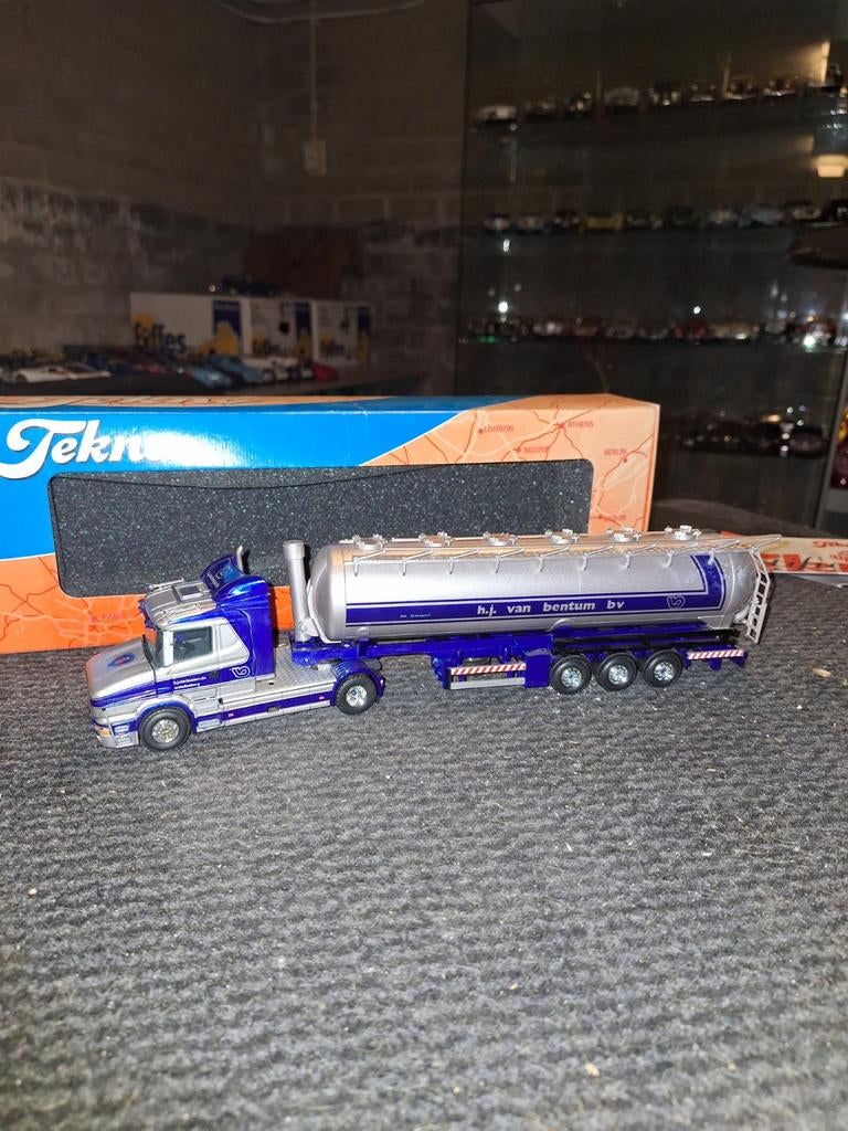 Hj van Bentum scania neus tenko schaal 1:50
Is doos
Onbescha, ., Nieuw, ., Ophalen of Verzenden