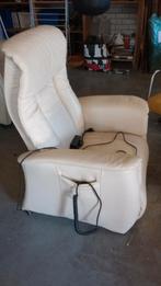 Mooie sta op stoel met los voetenbankje kleur creme, Ophalen of Verzenden, Zo goed als nieuw, Leer, 50 tot 75 cm