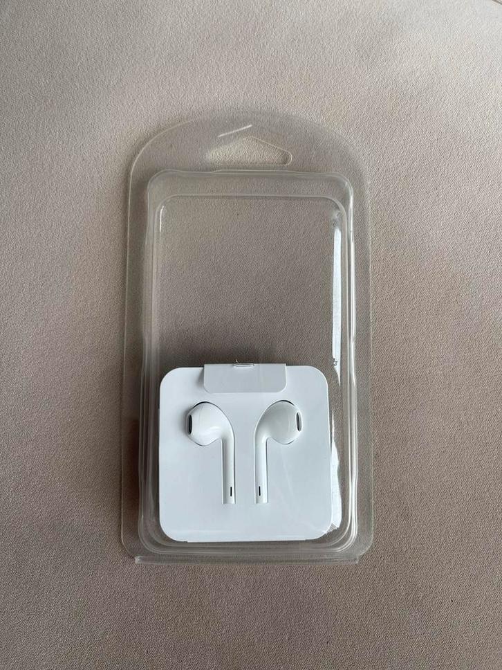 Nieuwe Apple Headset Lightning (bedraad) oordopjes, Telecommunicatie, Mobiele telefoons | Oordopjes, Nieuw, In oorschelp (earbud)