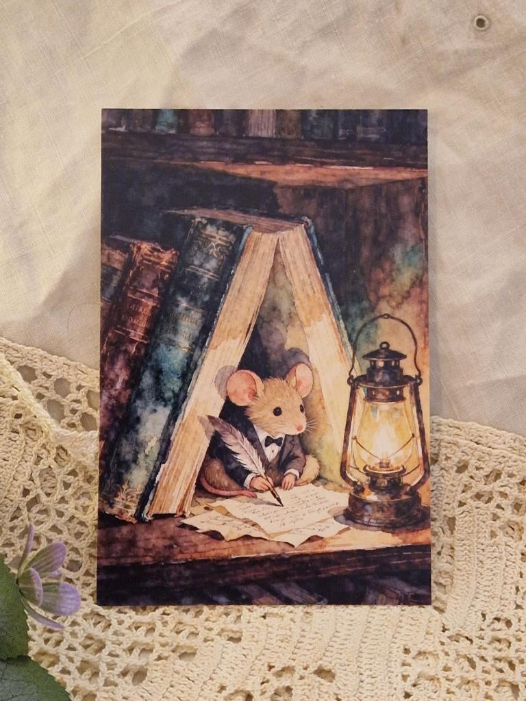 Ansichtkaart. "Muis in tent/opengeklapt boek/schrijft"., Verzenden, Nieuw