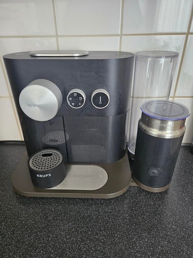 Krups Nespresso Expert & Milk XN6018 , Witgoed en Apparatuur, Ophalen, Zo goed als nieuw, Koffiemachine