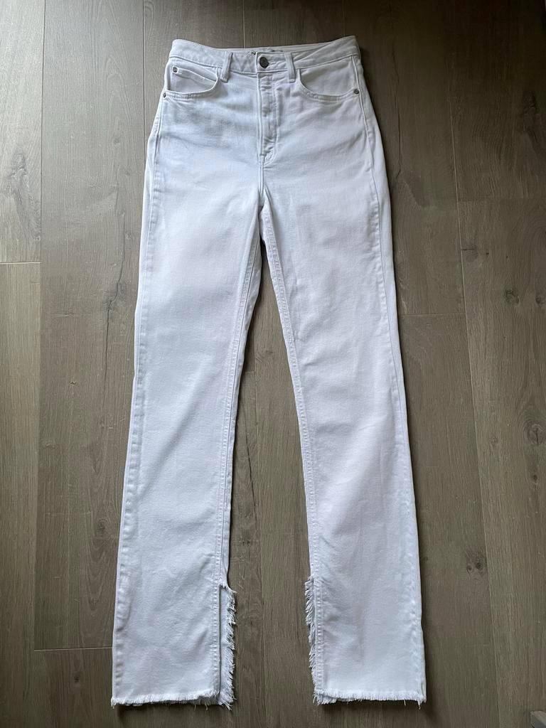 Zara witte split flare jeans - Maat 38, Ophalen of Verzenden, Gedragen, Wit, W30 - W32 (confectie 38/40)