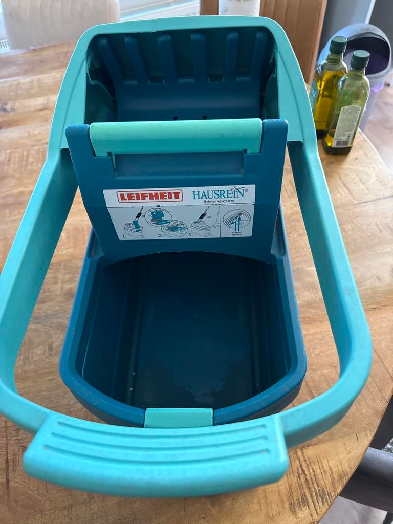 Leifheit Hausrein Dweilemmer met uitwringsysteem, Huis en Inrichting, Schoonmaakartikelen, Ophalen of Verzenden, Dweilemmer, -bak, of -wagen