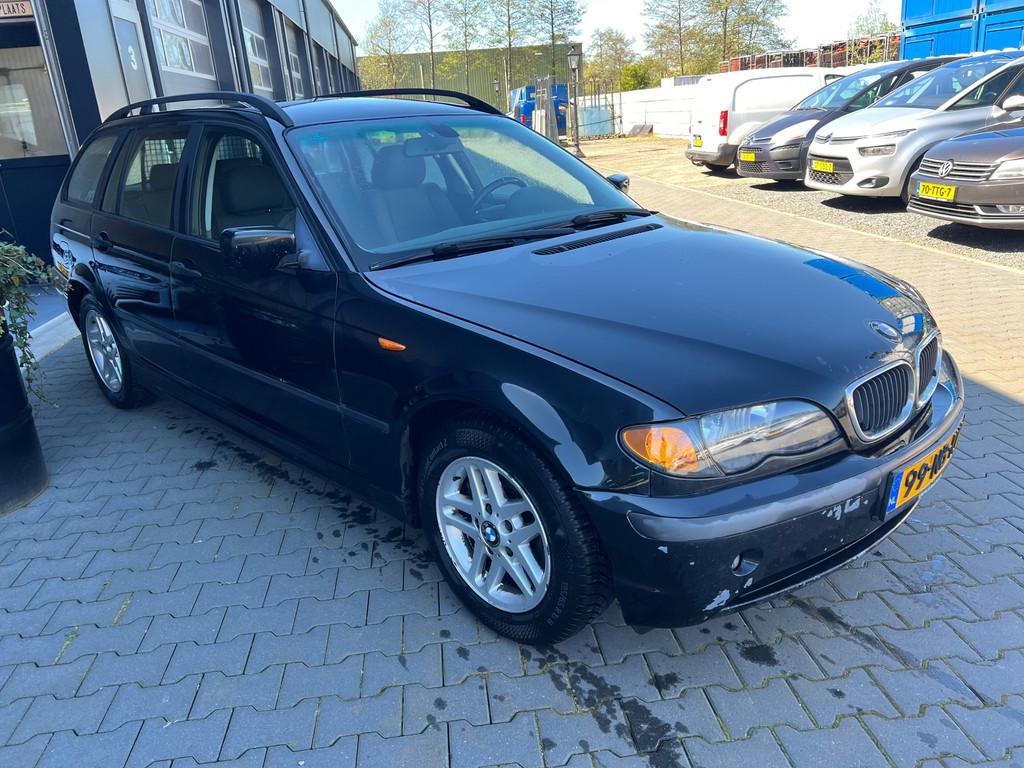 BMW 3-serie Touring 318d Executive, Zwart, 4 cilinders, 116 pk, Zwart