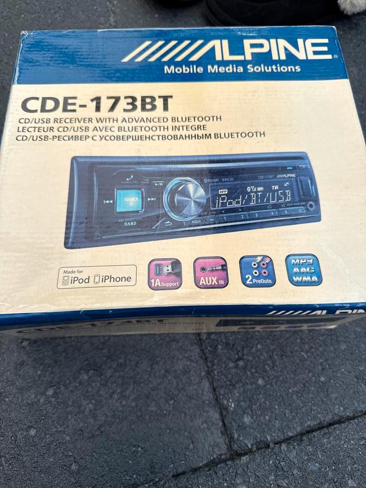 Alpine CDE-173BT CD/USB-ontvanger met Bluetooth, Auto diversen, Autoradio's, Zo goed als nieuw, Ophalen of Verzenden