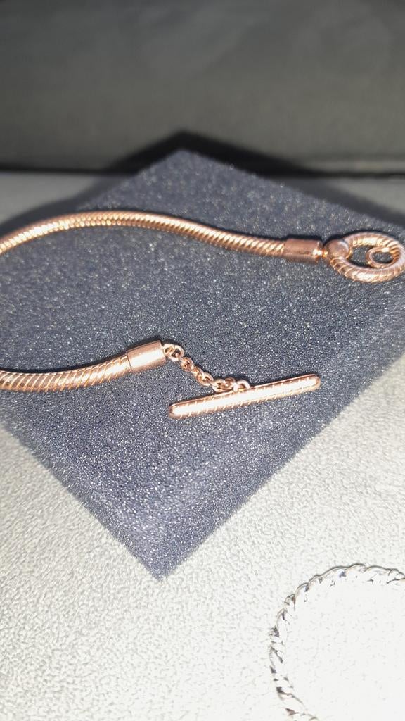 Pandora armband rond 18cm goud verguld - Nooit gedragen, Sieraden, Tassen en Uiterlijk, Armbanden, Ophalen of Verzenden, Nieuw