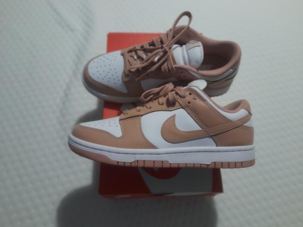nike dunk low rose  whisper  maat 38, Ophalen of Verzenden, Nieuw, Roze, Sneakers of Gympen