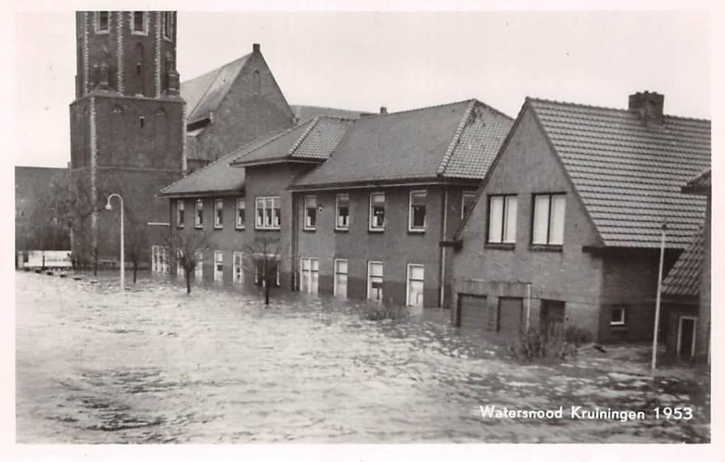 Watersnood Kruiningen 1953 Zuid-Beveland Reimerswaal Zeeland, Verzamelen, Ansichtkaarten | Nederland, Verzenden, 1940 tot 1960