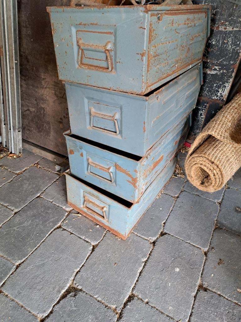 industriele bakken, Ophalen of Verzenden, Gebruikt, Metaal