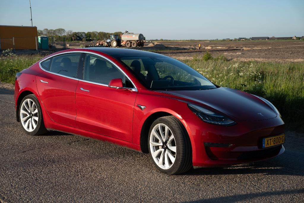 Tesla Model 3 AWD 75 kWh Long Range Dual Motor FSD autopilot, Auto's, Tesla, Automaat, 1831 kg, Zwart, Parkeerassistent