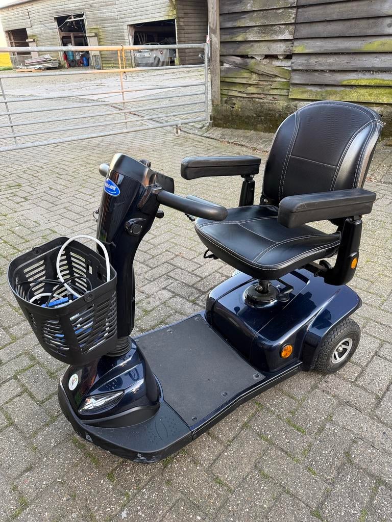Scootmobiel İnvacare Leo opvouwbaar compact, Diversen, Ophalen, Zo goed als nieuw, 46 km of meer, 16 km/u of meer