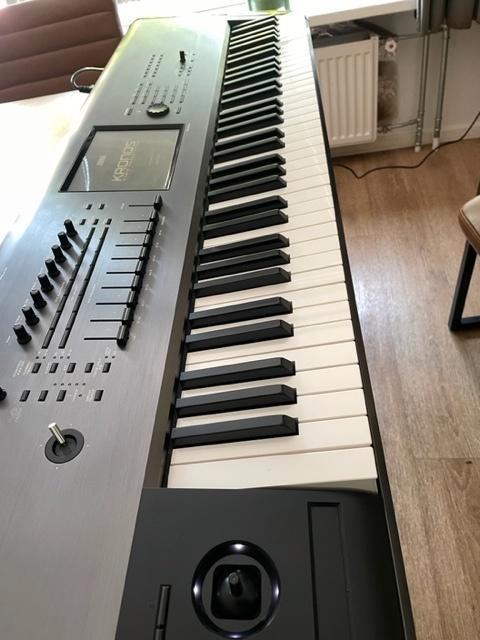 Korg Kronos 73, Muziek en Instrumenten, Keyboards, Gebruikt, 61 toetsen, Korg, Aanslaggevoelig, Midi-aansluiting, Ophalen