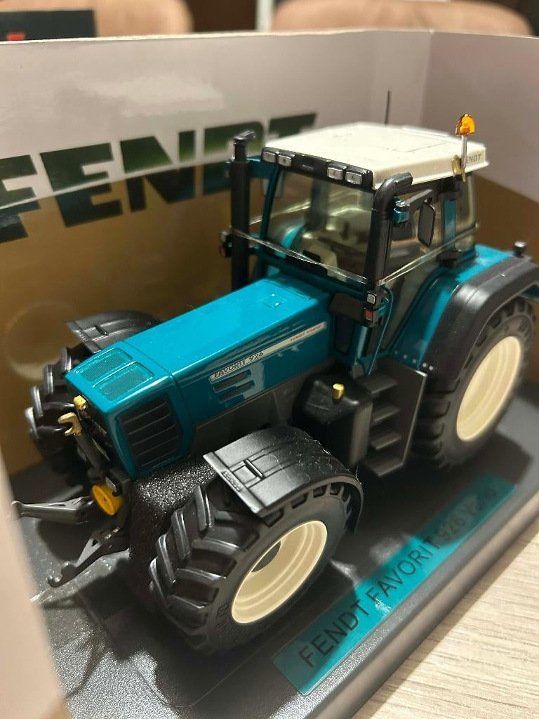 Weise Toys Fendt 926 Petrol, Hobby en Vrije tijd, Modelauto's | 1:32, Ophalen of Verzenden, Nieuw, Tractor of Landbouw, Overige merken